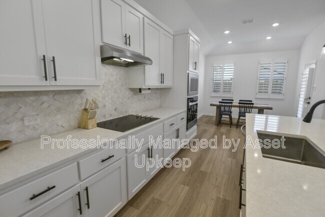 Building Photo - 702 Charity Dr