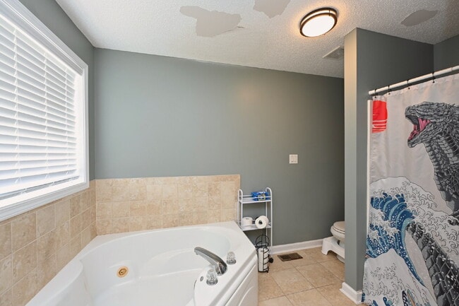 Building Photo - Show-Stopping Rental Home – A Rare Find wi...