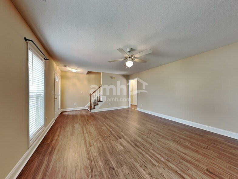 Building Photo - 4880 Manteo Ln
