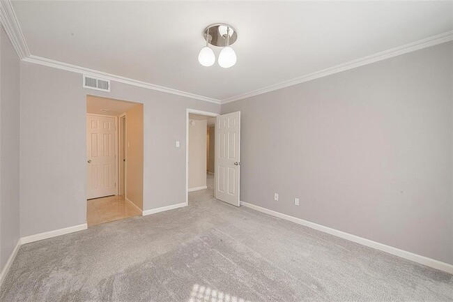 Building Photo - 12550 Whittington Dr