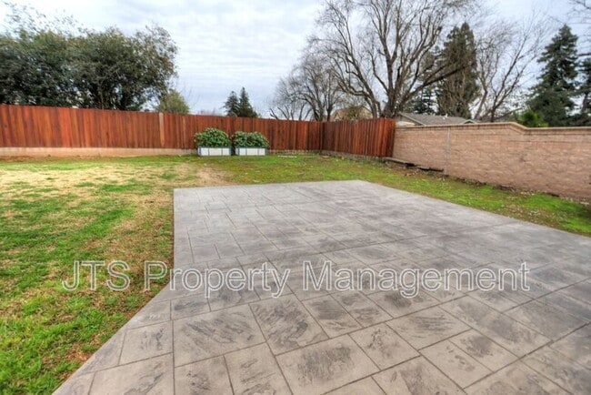 Building Photo - 2000 Belcot Rd