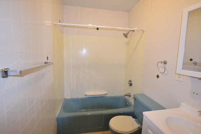 Building Photo - 309 Pawtucket Blvd