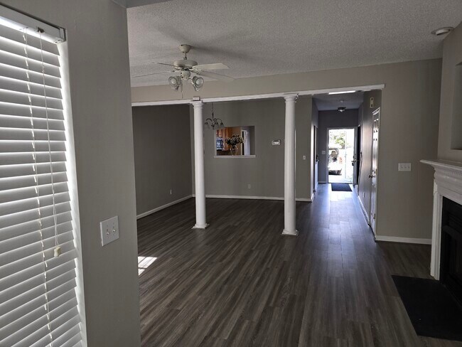 Building Photo - 108 Heritage Creek Way