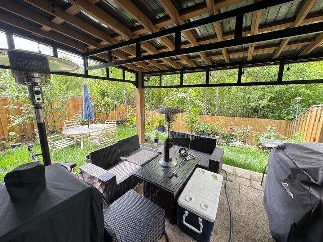 Building Photo - 3715 SW 190th Ter