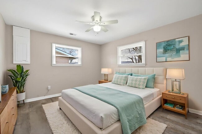 Building Photo - 2831 Hyannis Dr