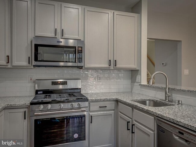 Building Photo - 12139 Amber Ridge Cir