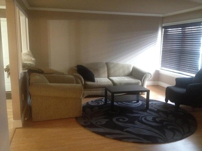 Building Photo - STUNNING 3 BEDROOM HOME IN NOVI COMING SOON!!
