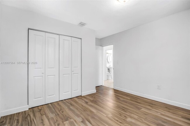Building Photo - 9841 Dominican Dr