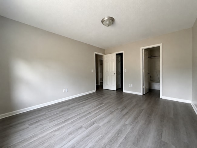 Building Photo - 4414 Bonnell Dr NW
