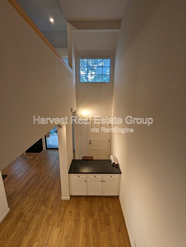 Building Photo - 1341 Greenwich Ct