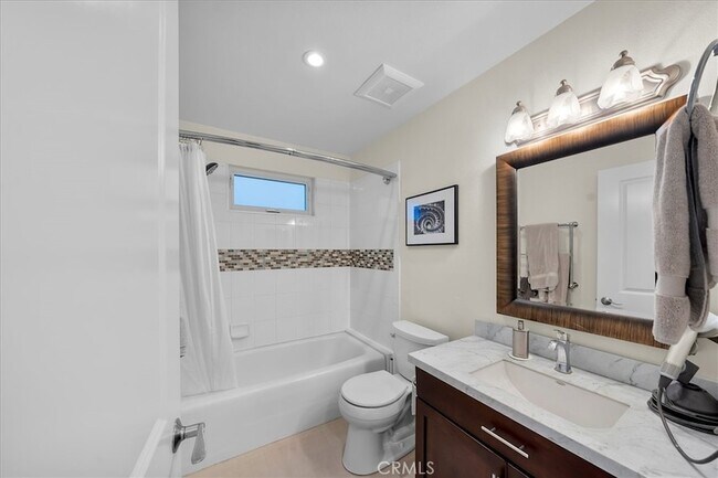 Building Photo - 760 Manhattan Beach Blvd