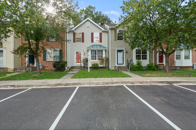 Building Photo - 207 Langdon Farm Cir