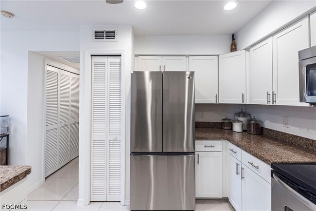 Building Photo - 13141 Whitehaven Ln