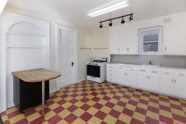 Building Photo - 1286 Guerrero St