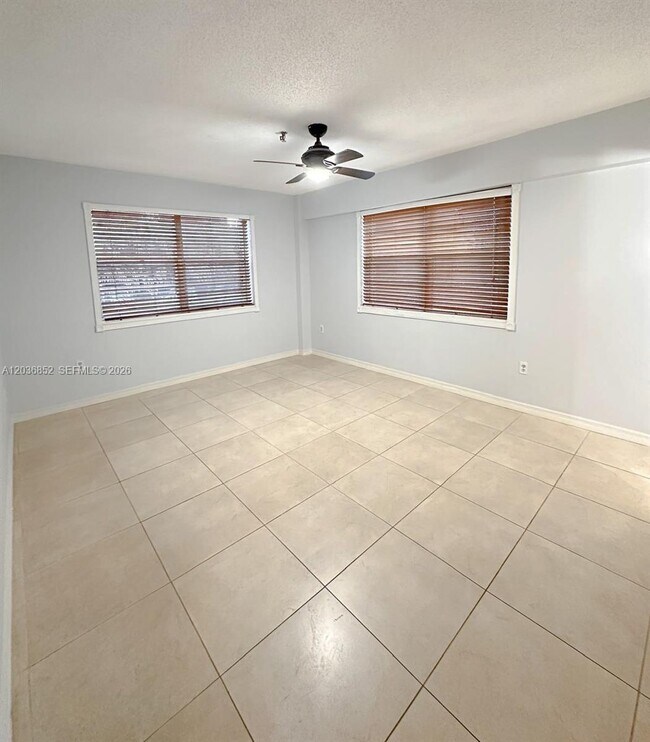 Building Photo - 250 181 Dr