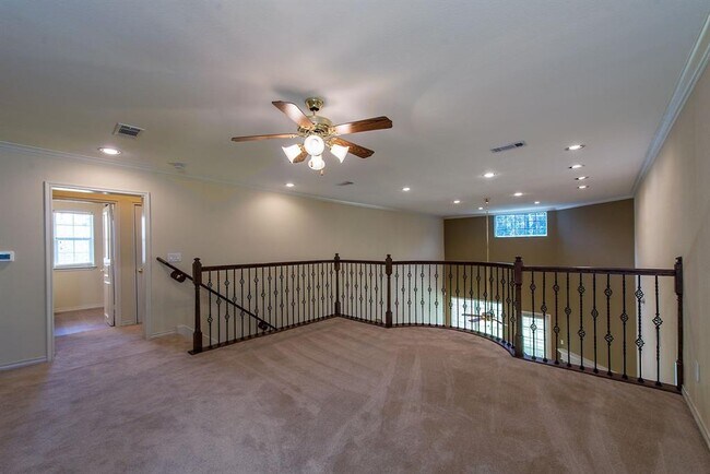 Building Photo - 15462 Mansion Woodland Dr