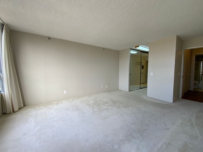 Building Photo - RARELY AVAILABLE MAKIKI PARK PLACE - ALL UTILITIES INCLUDED!