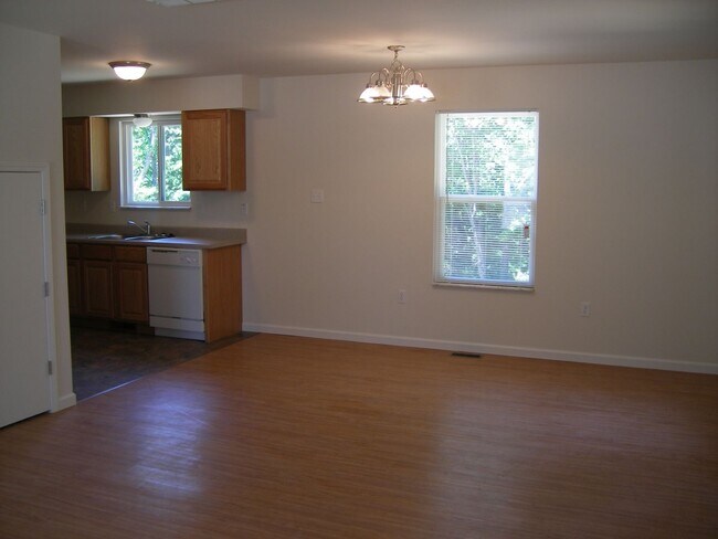 Building Photo - 11205 Cumberland Gap Dr