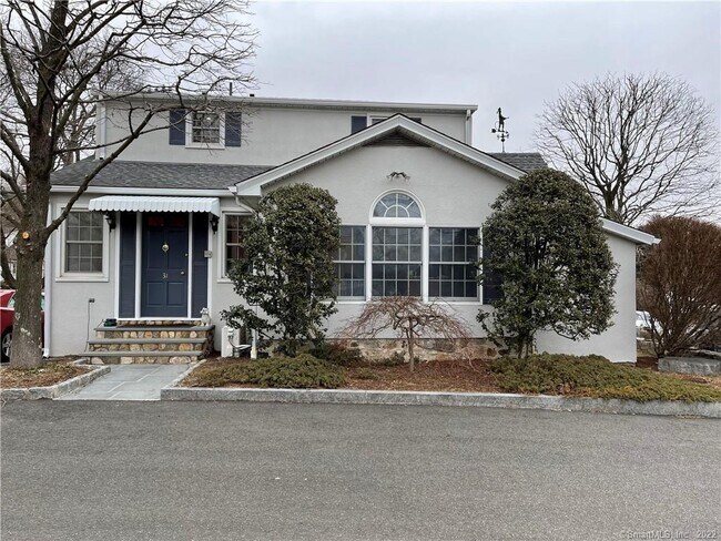 Primary Photo - 31 Ledge Ave