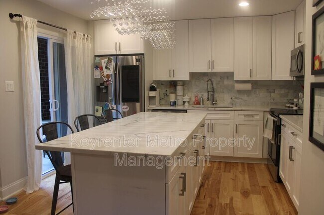 Building Photo - 201 Castleton Terrace