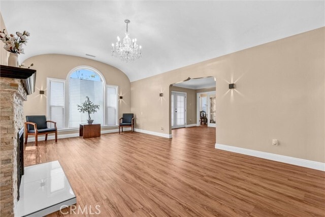 Building Photo - 423 S Poinsettia Ave