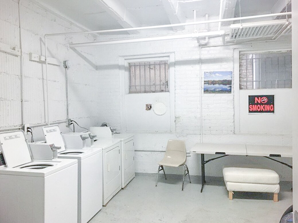 Building Photo - 6950 N Ashland Blvd