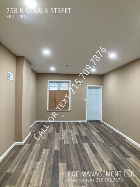 Building Photo - 758 N Dekalb St