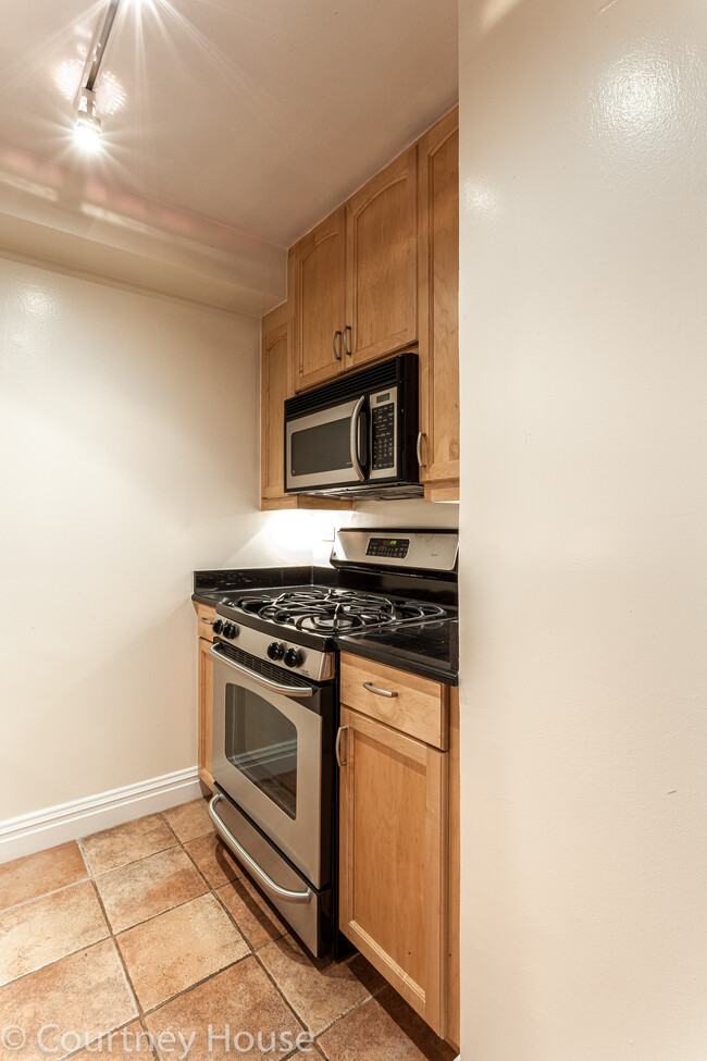 Interior Photo - Courtney House