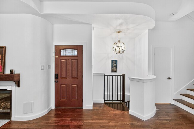 Building Photo - 2716 Bagby St