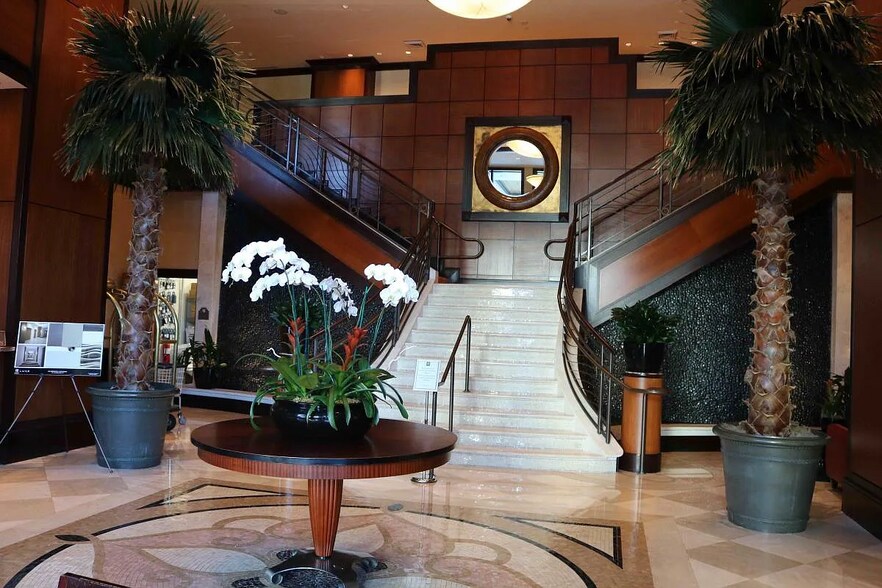 Building Photo - 600 W Las Olas Blvd