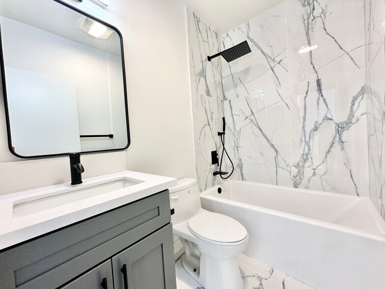 Building Photo - 1541 Ocean Ave