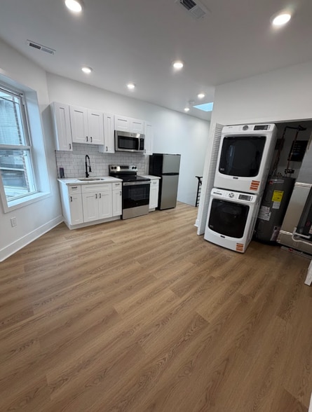 Building Photo - 5108 Hadfield St