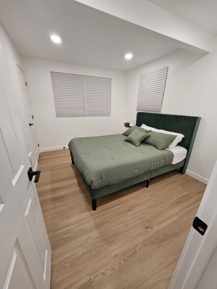 Building Photo - 3927 SW Webster St