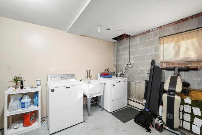 Building Photo - 69 E Quincy-2