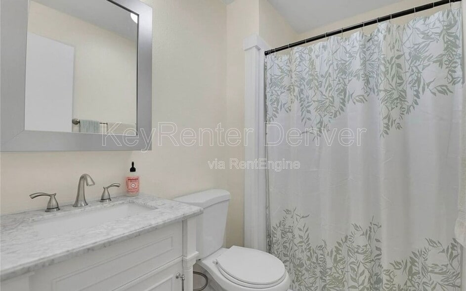 Building Photo - 7421 Harlan Way