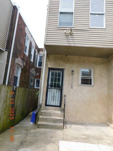 Building Photo - 445 N 53rd St