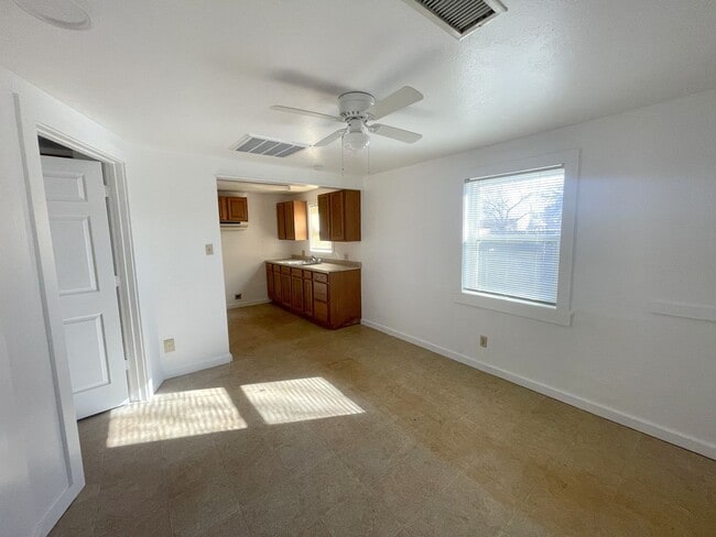 Building Photo - 4001 S Van Buren St