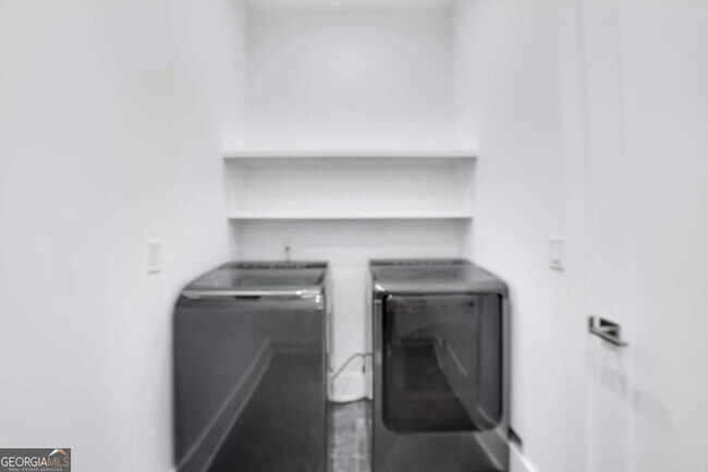 Building Photo - 2964 Old Peachtree Rd NE