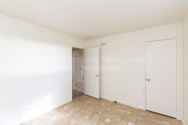 Building Photo - 3725 Orion Dr