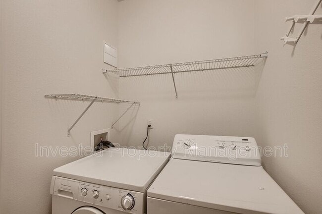 Building Photo - 2484 Coach House Loop