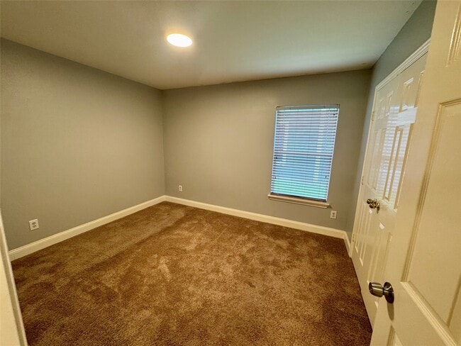 Building Photo - 1403 Waterside Village Drive