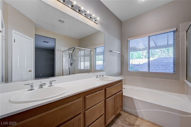 Building Photo - 10518 Santerno St