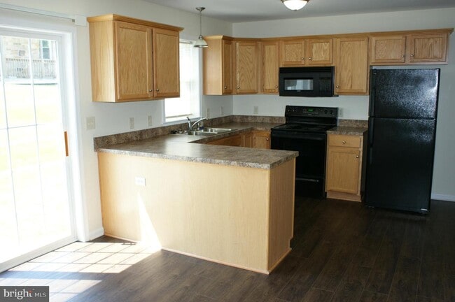 Primary Photo - 4815 E Trindle Rd