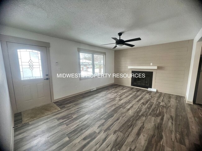 Building Photo - Amazing 3 Bedroom Home!
