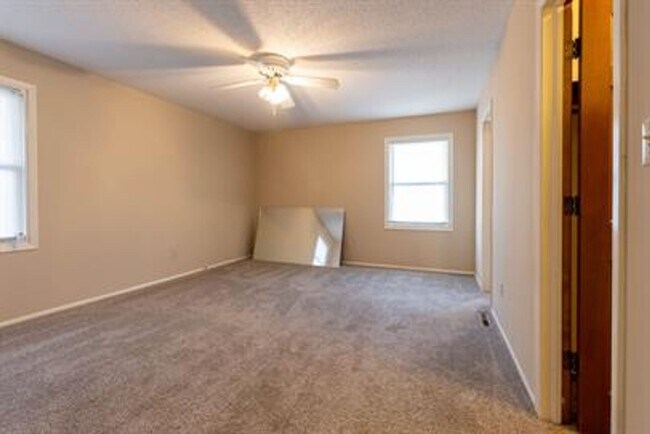 Building Photo - Lakewood Village Patio Home!