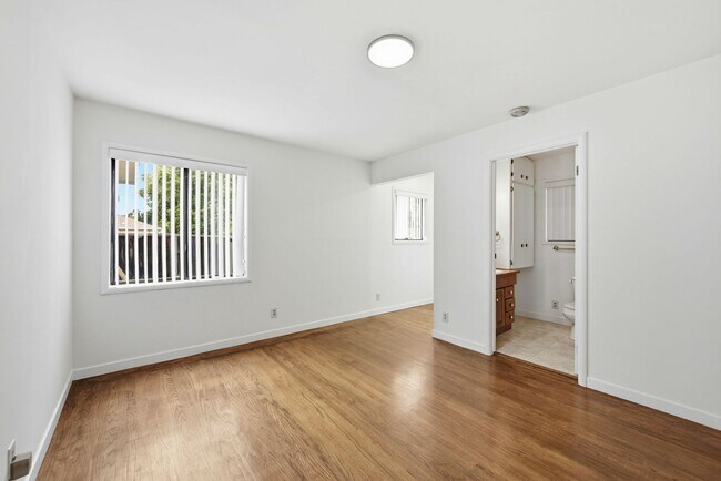 Building Photo - Charming single level family home located in sought after San Lorenzo Village.