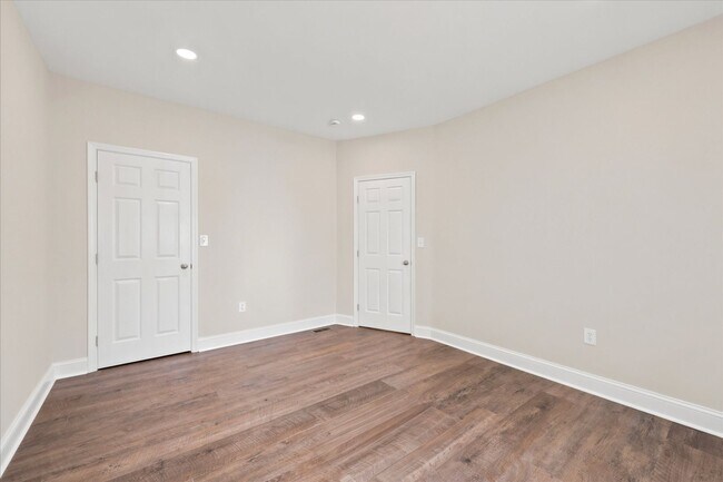 Building Photo - 1605 Brintons Bridge Rd