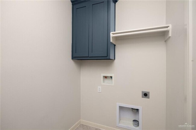 Building Photo - 21 Escondido Pass