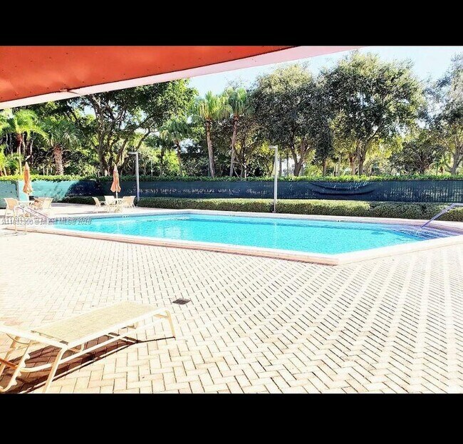 Building Photo - 3101 N Country Club Dr