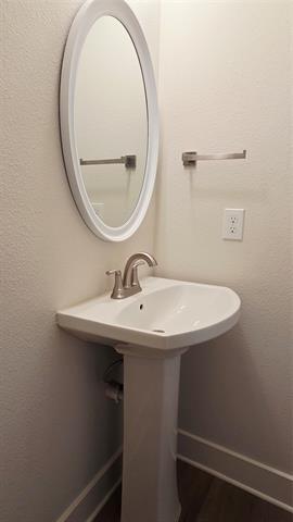 Building Photo - 4022 Ivanhoe Ln